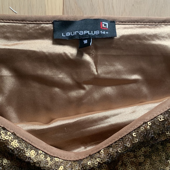 Gold sequin skirt - Picture 2 of 6